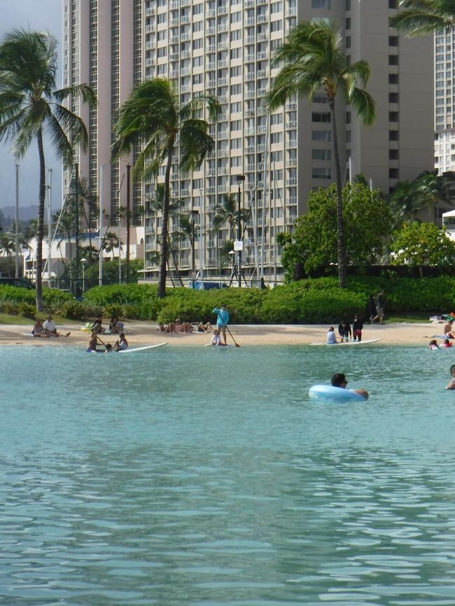 そして、この日も半日ラグーンで水遊び。チェブすけが気に入り、スタンドアップパドル。遊び納めします。