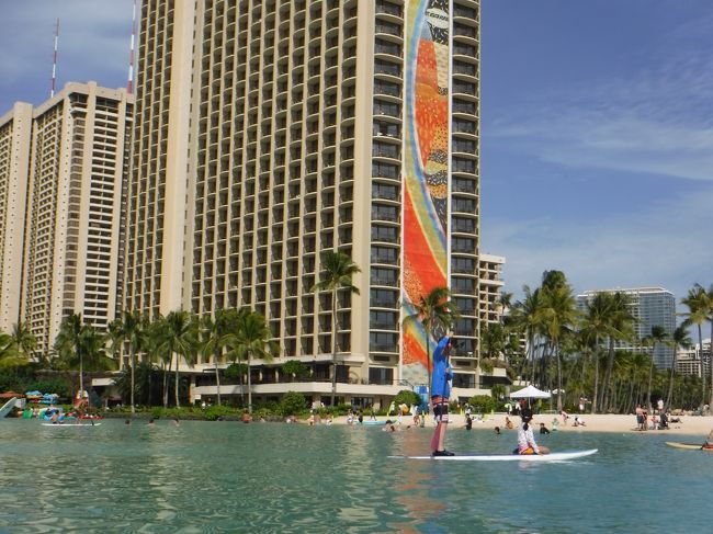 プールよりは、ラグーンが空いていて、しかもスタンドアップパドル(SUP)をしてみたくなり、結局、ラグーンに戻ってきました。<br />ちなみに、ラグーンでSUPを1時間借りたところ、41.28ドルがかかり、部屋につけてもらいました。