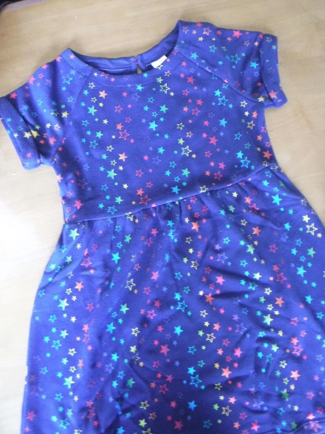 GYMBOREEで、チェブすけと姪っ子&amp;甥っ子のお洋服探し。<br />チェブすけと、4歳下の姪っ子ちゃんのお揃いワンピースをGet。サイズが違っても、一律13.48ドル。<br />生地もしっかりしているので、お得感あり(^-^)v<br />デニムのジャケットと合わせたら、秋でも着られそう♪ 