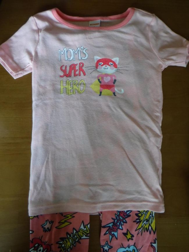 GYMBOREEで姪っ子ちゃんのパジャマを。<br />保育園でお昼寝タイムがあり、着替え用に何枚かあると安心だと聞いて。<br />元値は19.95ドルだったのが、8.98ドルに。信じられない！嬉しい＼(^o^)／