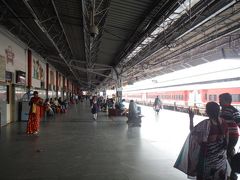 ６時間走ってバンガロール駅に到着しました。