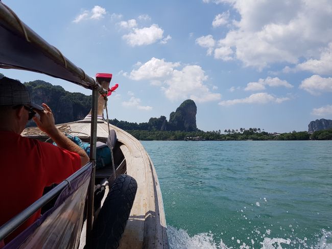 3日目はボートでライレイビーチへ！