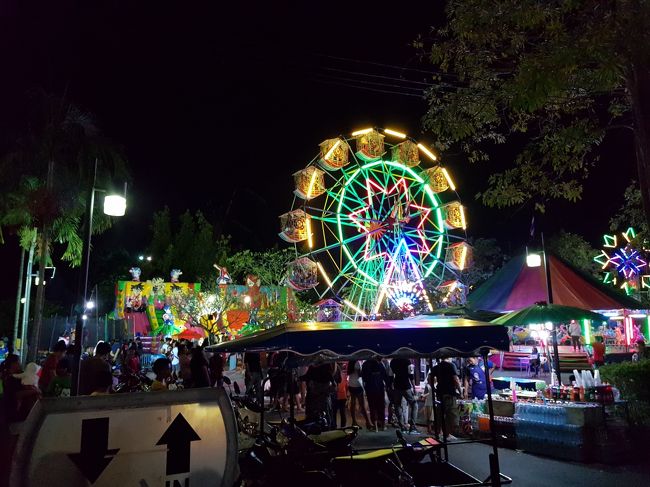 この日は深夜まで、町中がお祭り騒ぎ！