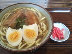 昼ごはんは宿近くのしだめー館へ。
（有名なそば処たけのこは臨時休業）

竹富そばをいただきました。
どの辺が竹富なのかはわかりませんが、大変美味しゅうございました。