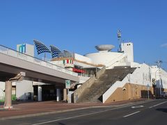 瑞巌寺からＪＲ松島海岸駅から仙石線に乗り、本塩釜駅下車。
駅から徒歩１０分のマリンゲート塩釜へ。

ここから浦戸諸島への船に乗ります。