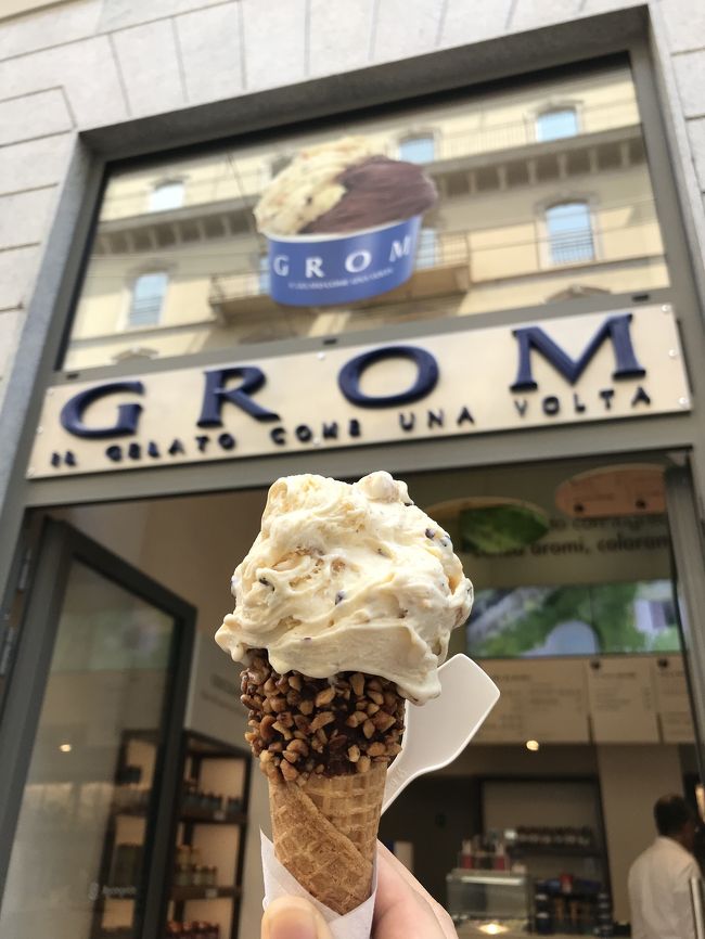 そして暑すぎたので冷たいものを…冷たいもの…ジェラート食べないと！！！と思ったのですが、特に事前のリサーチをしていなかったのでその場で近くの有名なお店を検索したところ、こちらのGROMを発見。<br />たまたま目の前を歩いていたサラリーマンもジェラート買いに入ってて、おお！ミラノの人の御用達！と思ったのでした。<br />オリジナルみたいな味にしたような…。うん、おいしかったー♪コーンにチョコがかかってるし。でもあとで知ったんですけど、このお店、大阪にもあるんですね…（笑）
