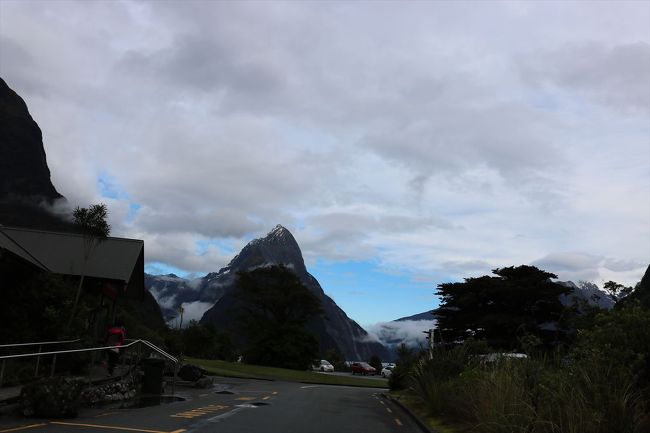 駐車場が見えてきました。