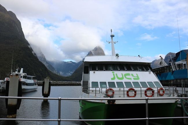 こちらがこれから乗る船です。