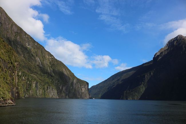 コパー・ポイント<br />フィヨルドの幅が最も狭い所。<br />岩から銅が発見されたためコパー(銅)の名前が付いたそうです。<br />