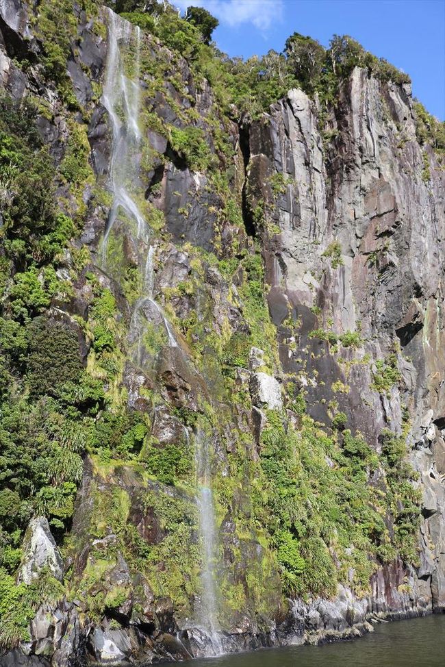 水の落ち具合によって見え方が違ってきています。