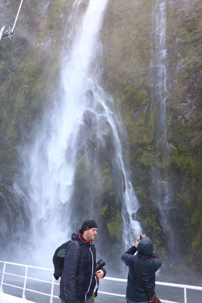 ここでもほんと近くまで寄ってもらえます。<br />カッパ着てないとヤバイ。