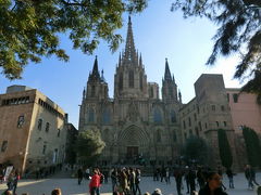 サンタ・エウラリア大聖堂
Catedral de Barcelona

今回は外からだけ。相変わらず、ここは、観光客が多いです。