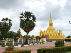 ラオス仏教の最高の寺院、タートルアンです。