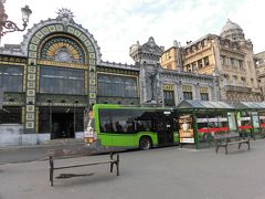 「コルコンディア駅」　　この外観が特徴的。旧スペイン狭軌鉄道の駅。

　外観が印象的です。　　駅舎の前は、川になっていました。