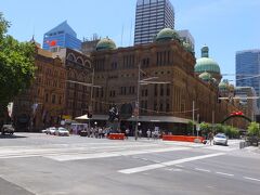 次は、更に隣にあるQueen Victoria Building
通称ＱＶＢ