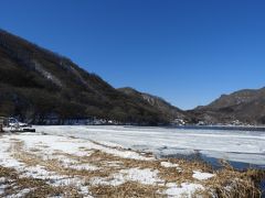 榛名湖　手前が凍ってる。