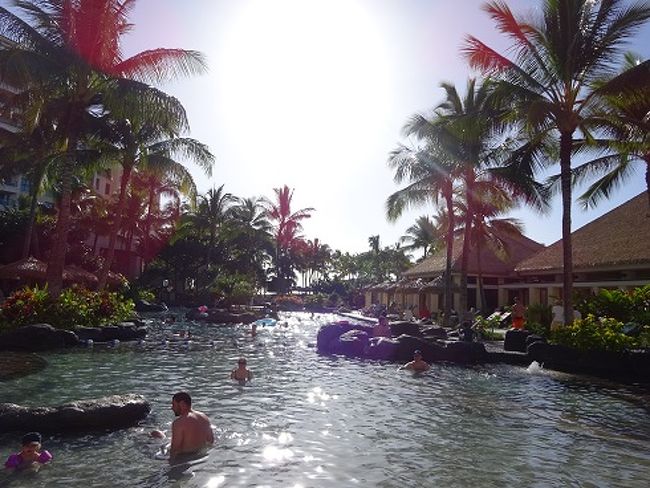 ここのプールはとても広いので、ここだけで１日過ごせます。