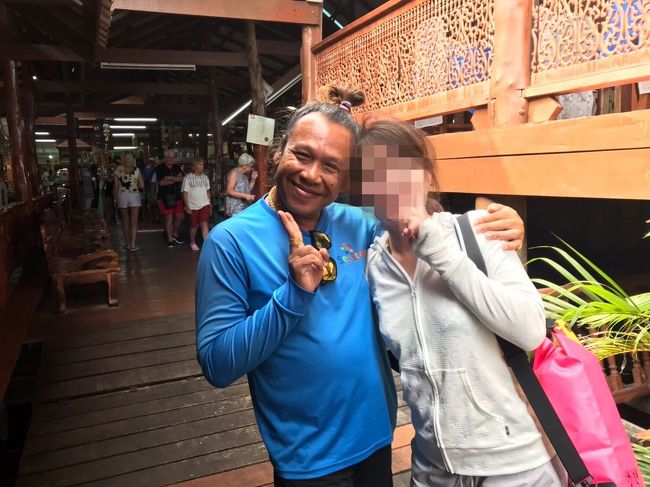 ツアーのメインスタッフのココちゃん！がっつりオネエだけど仕草が可愛くて、楽しい方でした。