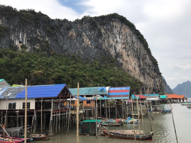 ここに来ると、こんな海の上にも住んじゃうなんて、人間ってたくましいなぁ～と実感します