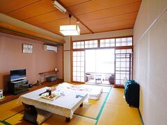 お部屋は広めの和室(バス無し)です！