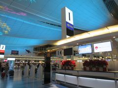 羽田空港国際線ターミナルに到着。

タイ航空のカウンターはフライト時刻の3時間前からなのでまだ開いてませんでした。

