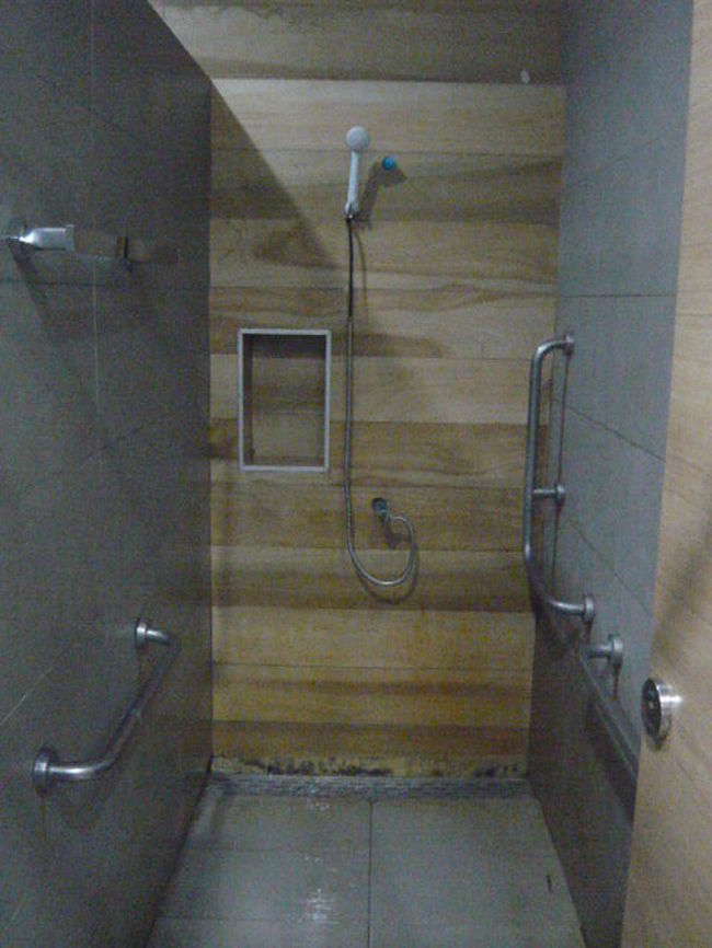 使用されていないシャワー区画です。