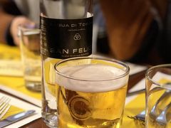 まずは、喉を潤さないとね！
けれど・・・ビールは泡が全然ない（笑）

ビールも日本が一番美味いな！