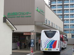高山駅の隣にある高山濃飛バスセンターから出発です。