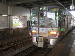 金沢駅から高岡駅まではIRいしかわ鉄道・あいの風とやま鉄道に乗車。
元々はJR北陸本線だったものが、北陸新幹線開業に伴い第三セクターに移管された区間です。
この車両も第三セクター化に伴い、JR西日本からあいの風とやま鉄道に譲渡された車両です。