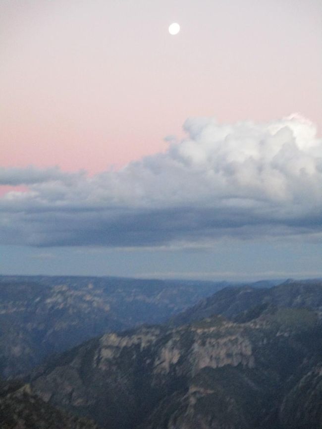 空が広いからか、ゆっくりゆっくり暮れていきます。