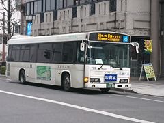 玉屋の前の停留所から佐賀駅までバスで向かいます。