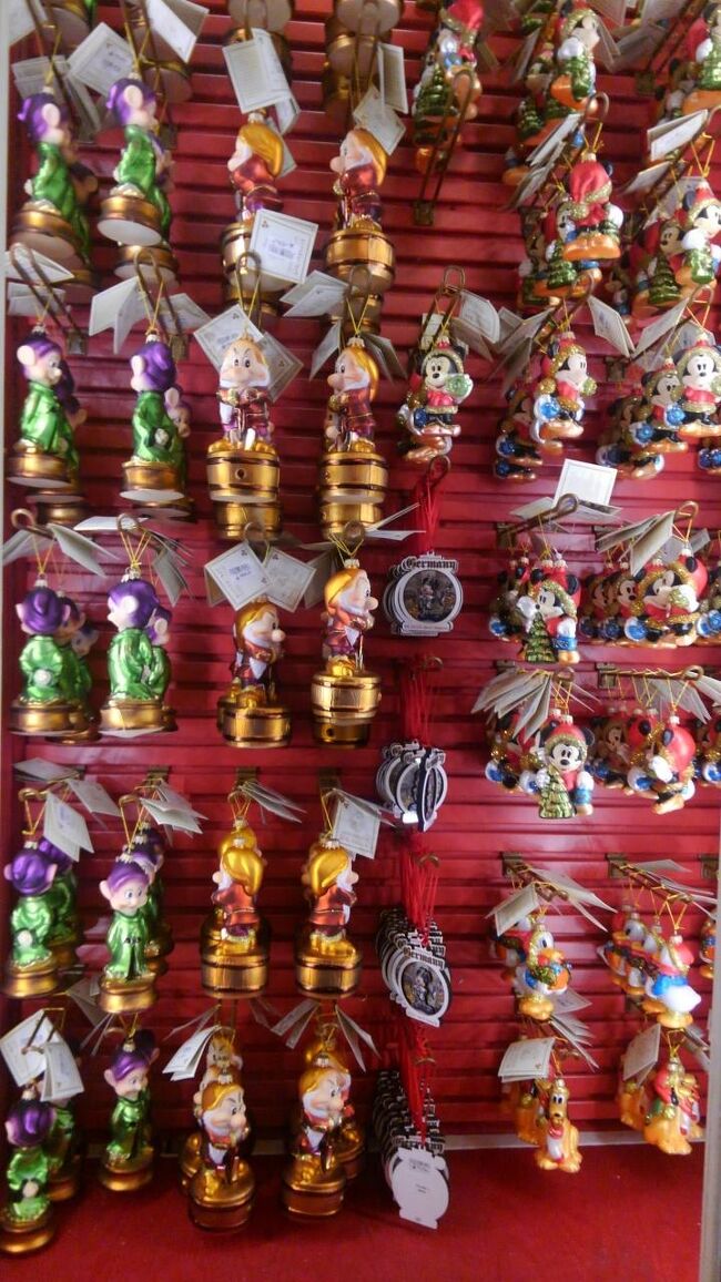 『ドイツ館』ではクリスマスオーナメントも販売されていました。