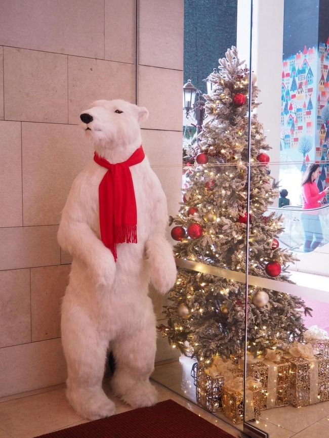 私より大きい熊さんです。<br />一緒に撮っている人がいましたよ～