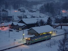 その後も撮影を続け間もなく日没。
この日最後は鹿ノ谷駅で撮影しました。