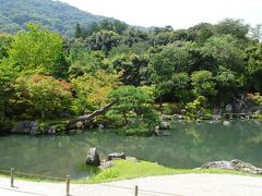 　日本で最初の史跡・特別名勝に指定された曹源池庭園