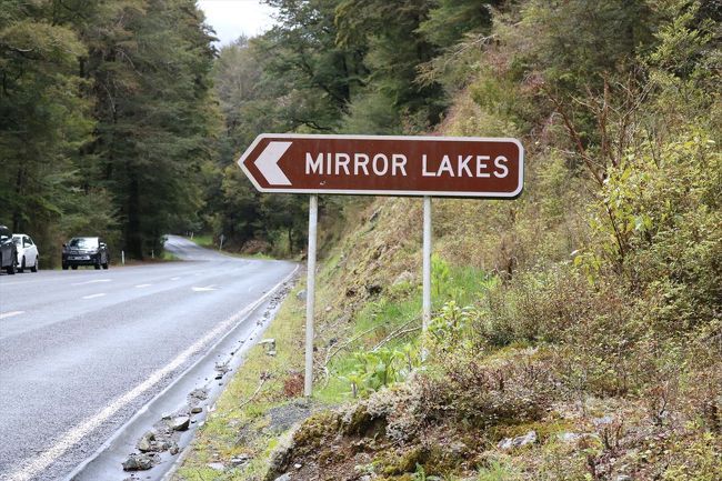 ミラーレイクへの標識