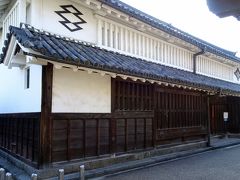 今西家住宅

　惣年寄の筆頭を務めていた。慶安３年（1650年）に建てられた，八つ棟造りと呼ばれる，城郭のような豪壮な建物