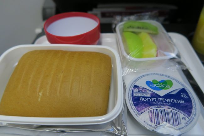 機内食<br />　　到着前の軽食、サンドイッチ<br />