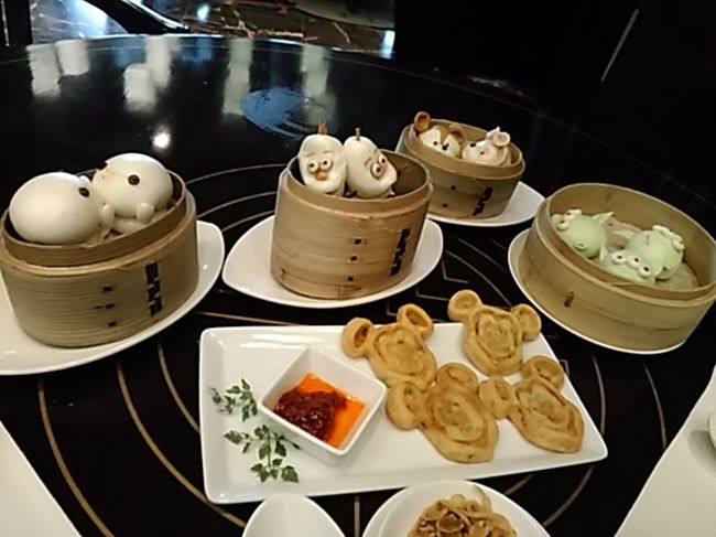 飲茶のディズニーキャラ、可愛くクオリティーが高いです。値段は一籠70元(1000円位)と可愛くありません。