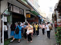 　15分ほどで市場に着きました。