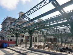 中央駅。
廃墟となっていた。
物資の運搬や人の移動はどうやっているんだろ？