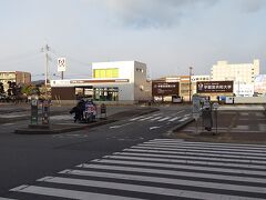 無事に那須塩原駅に着きました。新幹線を降りて西口に行きます。