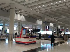 ５時間ほどでHKGに到着です
預け荷物がないのでバケッジクレームはスルー