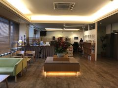 当初の予定より２時間半ほど遅れて16:00すぎにやーっと石垣島到着。
石垣島の気温は16時で23度。幸せすぎ。

レンタカーをGetしたら、本日のホテルのホテルククルまで安全運転で到着。
今日から2泊お世話になりまーす。