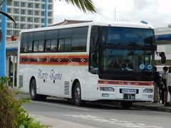 3日目。ホテル近くの石垣港離島ターミナルから石垣空港までの直行バスで移動。路線バスだと途中の乗降と乗り心地に問題があるので、直行バスは快適！