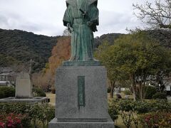 吉川広嘉公像