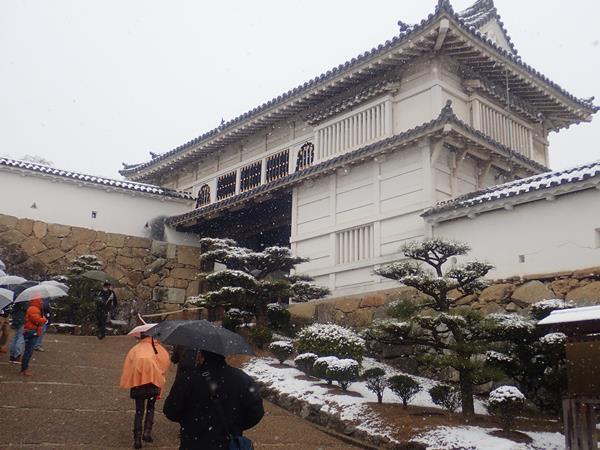 姫路 岡山の旅 4 雪の姫路城大天守6階へ急な階段を登って 姫路 兵庫県 の旅行記 ブログ By Happinさん フォートラベル 姫路 岡山の旅 4 雪の姫路城大天守6階へ急な階段を登って 姫路 兵庫県 の旅行記 ブログ By Happinさん フォートラベル