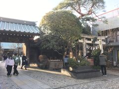 日本がお得意とする、お寺と神社が一緒になったハイブリット宗教施設です