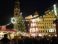市庁舎前広場のクリスマスマーケット