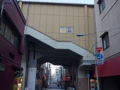 　裏口に当たる、浅草橋駅西口。改札口にSUGOCAをピッとかざして、電車で一駅、お出かけです。